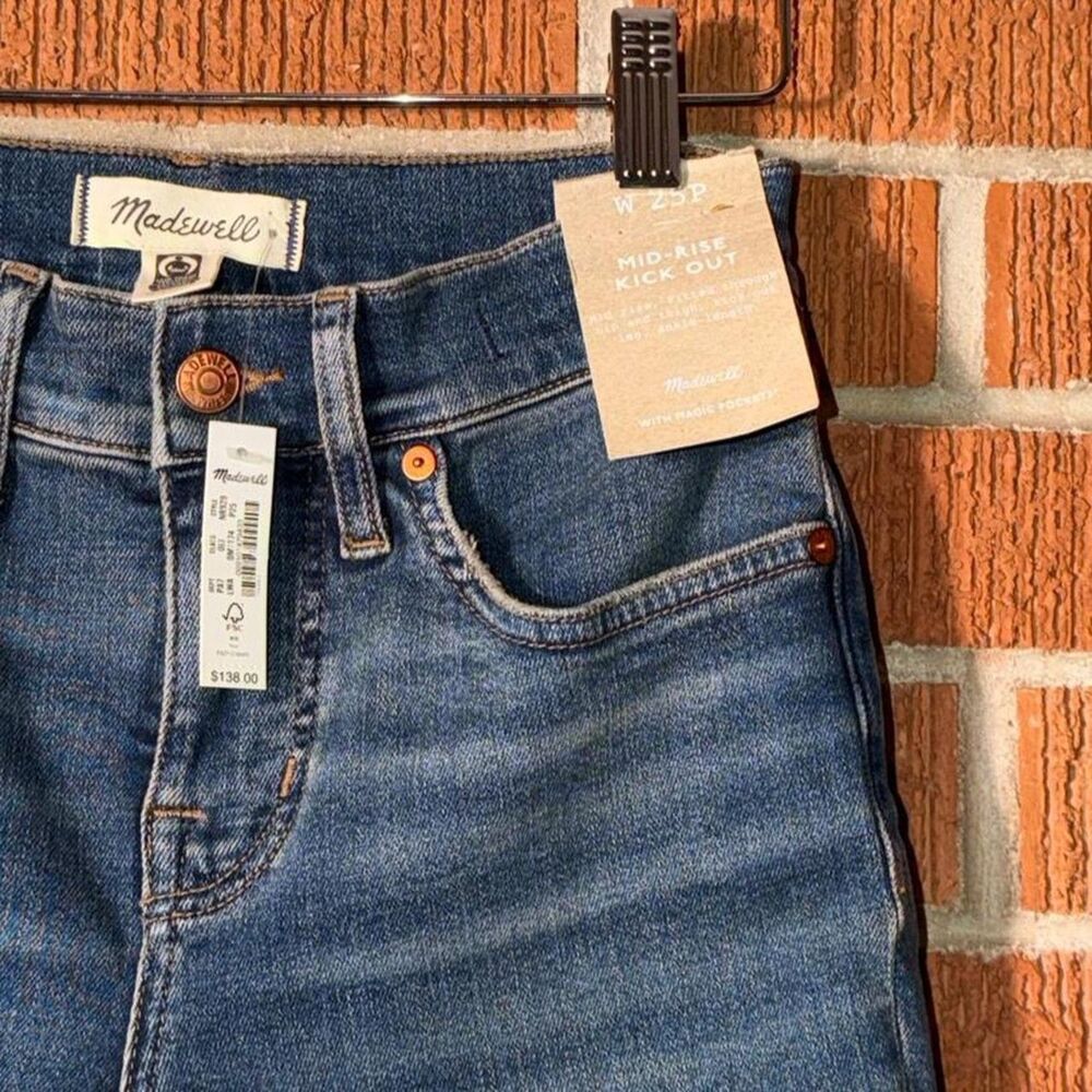 Madewell mid-rise kick out crop jeans